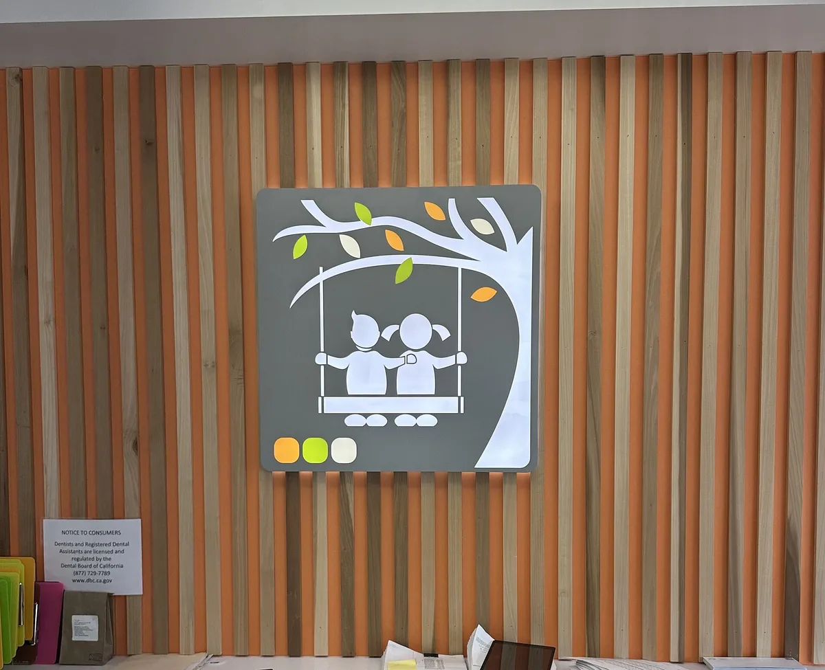 Childrens dental clinic interior sign