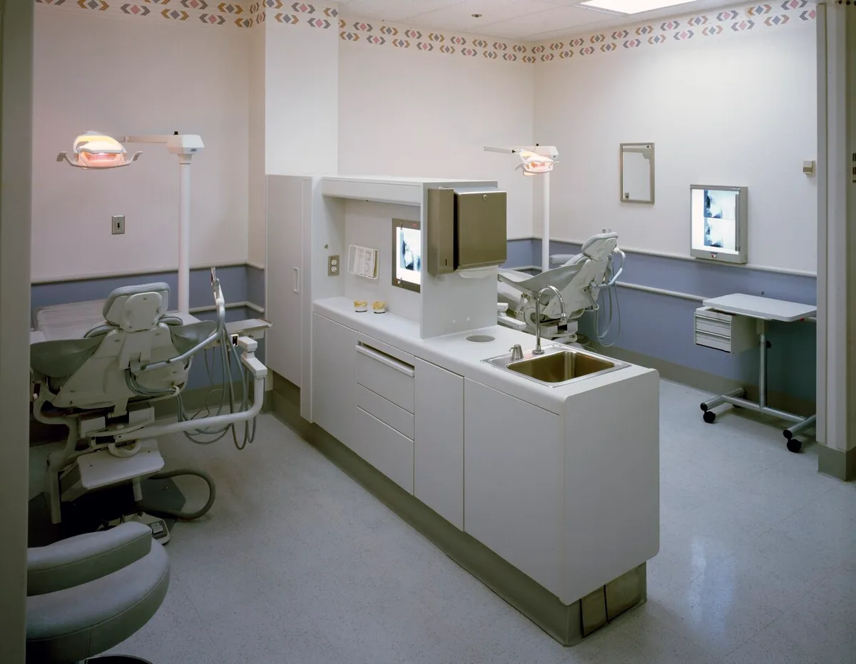 Dental office LCCN2011635984.tif